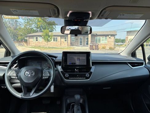 Used 2025 Toyota Corolla LE FWD image 31