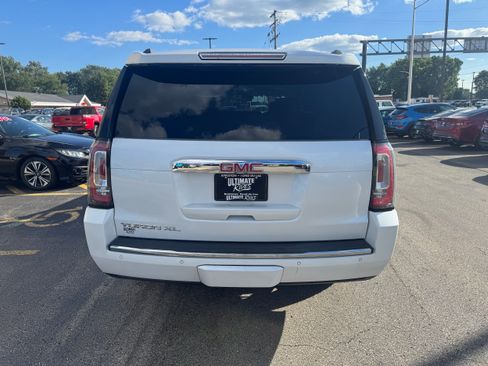 Used 2016 GMC Yukon XL Denali w/ Open Road Package AWD/4WD image 4
