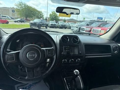 Used 2014 Jeep Patriot Latitude AWD/4WD image 29