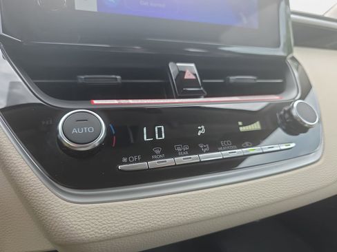 Used 2026 Toyota Corolla LE FWD image 23