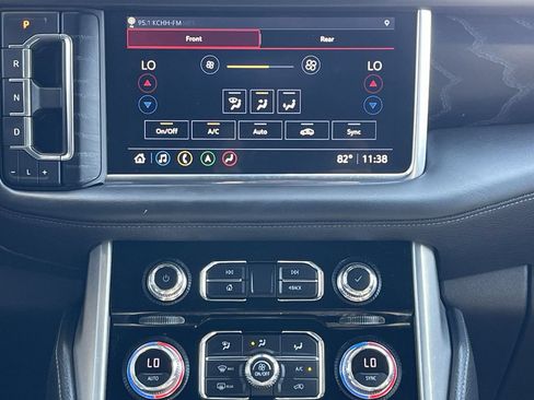 Used 2021 GMC Yukon Denali w/ Denali Ultimate Package AWD/4WD image 37