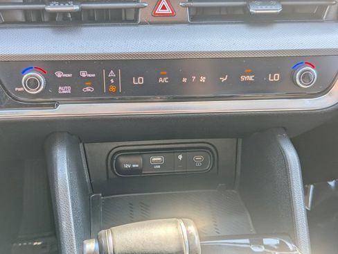 Used 2024 Kia Sportage SX image 15