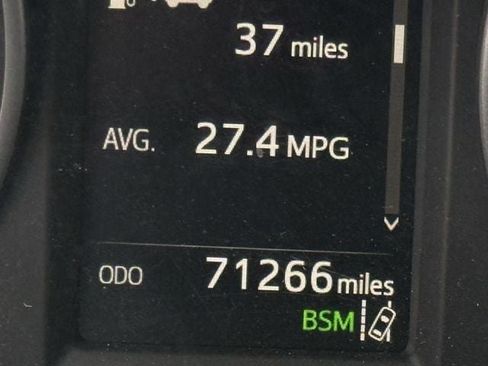Used 2018 Toyota RAV4 XLE AWD/4WD image 16