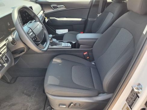 New 2026 Kia Sportage LX w/ LX Convenience Package FWD image 8