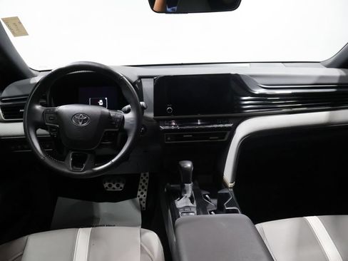 Used 2025 Toyota Camry SE w/ Convenience Package AWD/4WD image 17