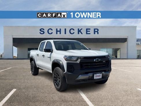 Used 2023 Chevrolet Colorado Trail Boss w/ Technology Package AWD/4WD image 1