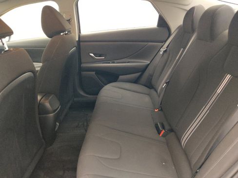 Used 2024 Hyundai Elantra SEL FWD image 18