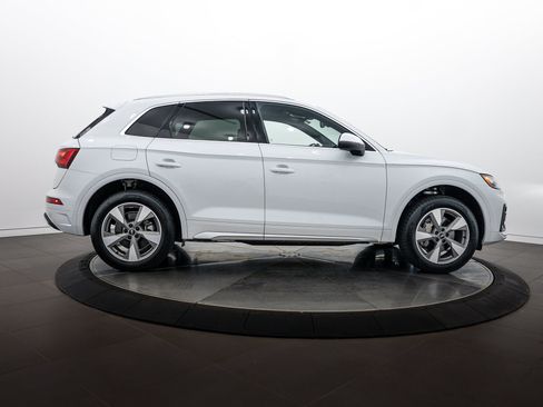 Certified 2023 Audi Q5 2.0T Premium Plus w/ Premium Plus Package AWD/4WD image 3