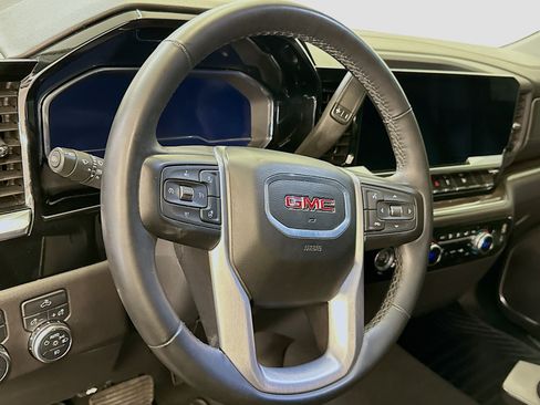 Used 2024 GMC Sierra 1500 Elevation image 18