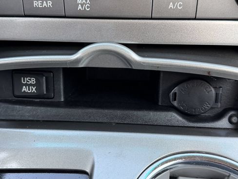 Used 2013 Toyota Highlander FWD image 24