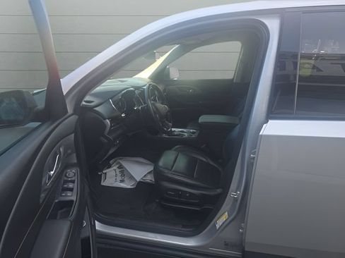Used 2021 Chevrolet Traverse RS AWD/4WD image 13