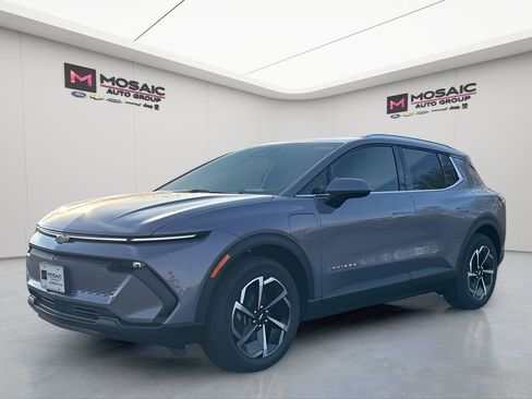 New 2026 Chevrolet Equinox EV LT image 3