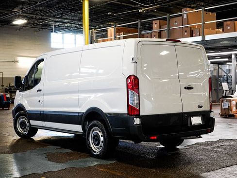 Used 2025 Ford Transit 150 Low Roof RWD image 4