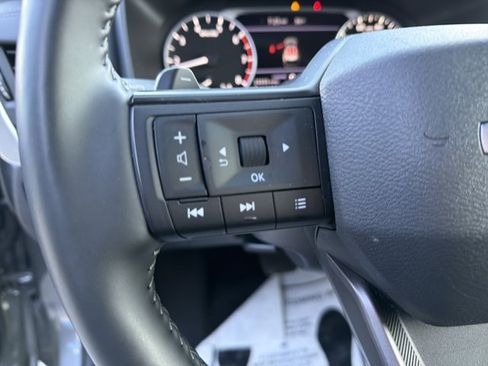 Used 2025 Nissan Rogue SV FWD image 19