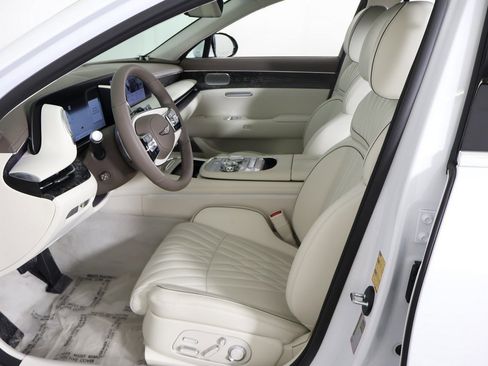 Used 2025 Genesis G90 3.5T image 38