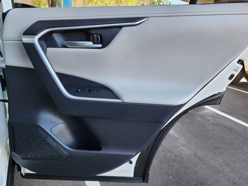 Used 2019 Toyota RAV4 Limited w/ Cold Weather Package FWD image 71
