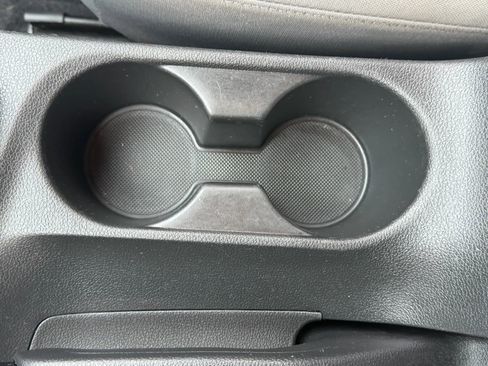 Used 2020 Hyundai Elantra SE image 21