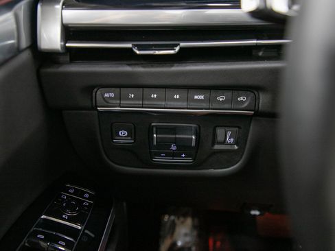 Used 2025 Cadillac Escalade Sport w/ Touring Package AWD/4WD image 27