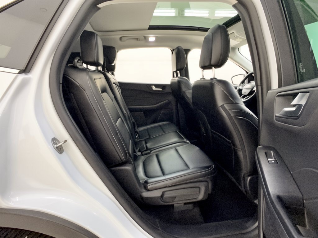 Used 2025 Ford Escape Platinum AWD/4WD image 29