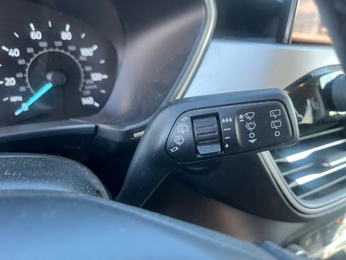 Used 2021 Ford Escape SE w/ SE Sport Appearance Package image 11