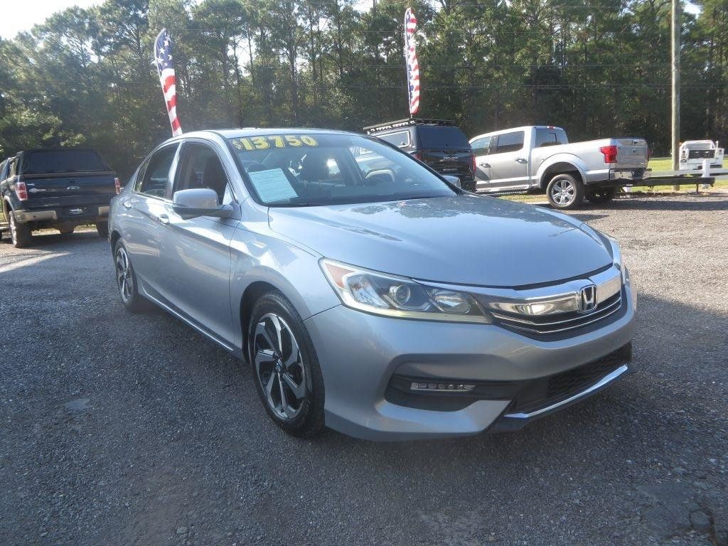 Used 2016 Honda Accord EX image 4