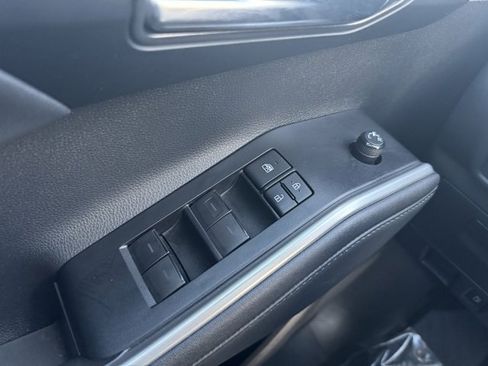 Certified 2021 Toyota Highlander XLE image 37