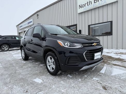 Used 2021 Chevrolet Trax LT w/ LT Convenience Package image 1