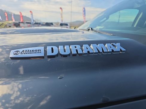 Used 2019 Chevrolet Silverado 2500 LTZ w/ Duramax Plus Package image 10