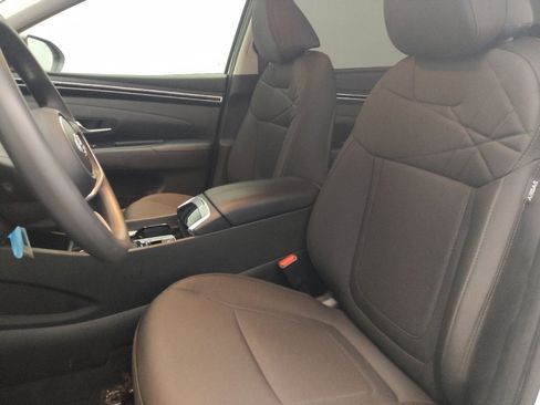Used 2024 Hyundai Tucson SE image 17