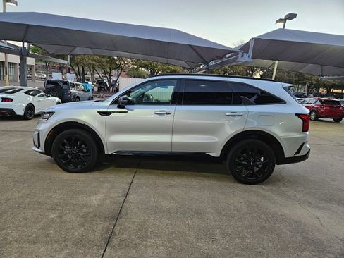 Used 2022 Kia Sorento SX image 8