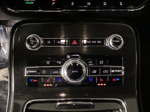 Used 2022 Lincoln Nautilus Reserve image 28