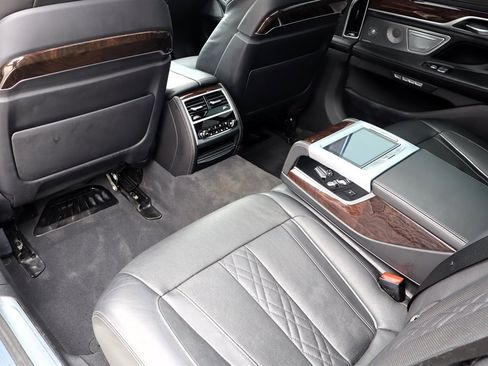 Used 2016 BMW 750i xDrive AWD/4WD image 20