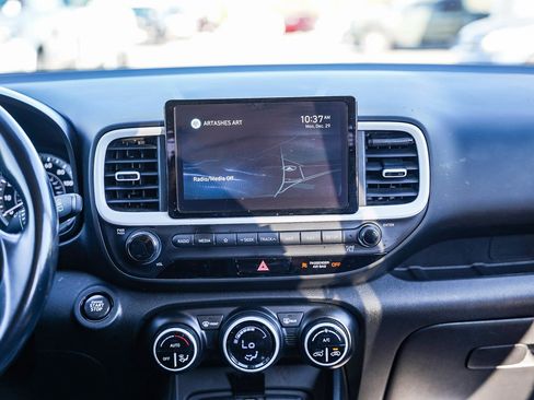 Used 2022 Hyundai Venue Limited w/ Cargo Package image 14