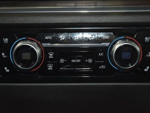 Used 2024 GMC Sierra 2500 SLT w/ Texas SLT Premium Package image 33