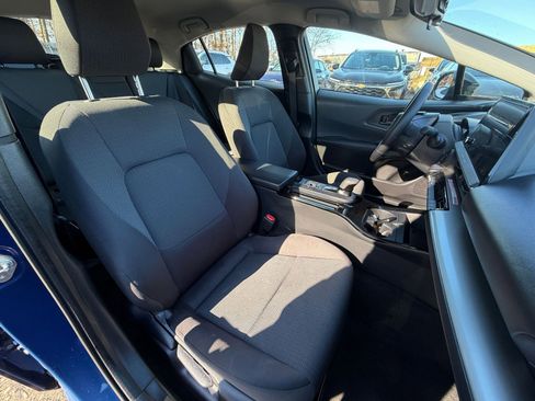 Used 2025 Toyota Prius LE image 34
