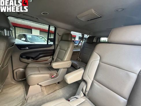 Used 2016 Chevrolet Suburban LTZ RWD image 40