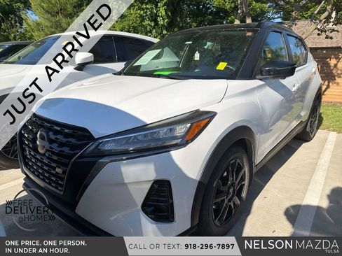Used 2023 Nissan Kicks SR w/ SR Premium Package FWD image 1