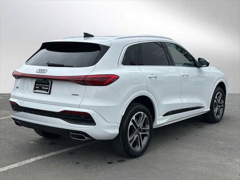 New 2025 Audi Q5 Premium image 3