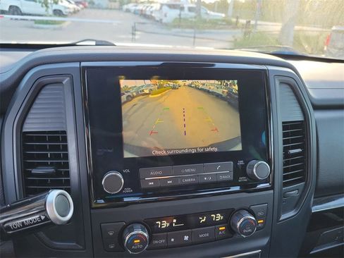 Used 2024 Nissan Titan SV w/ SV Convenience Package image 24