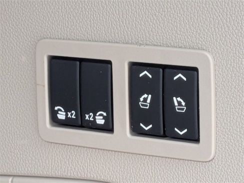 Used 2018 Cadillac Escalade Luxury image 13