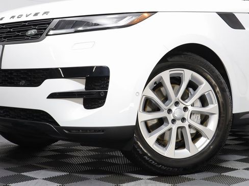 Certified 2025 Land Rover Range Rover Sport SE image 3