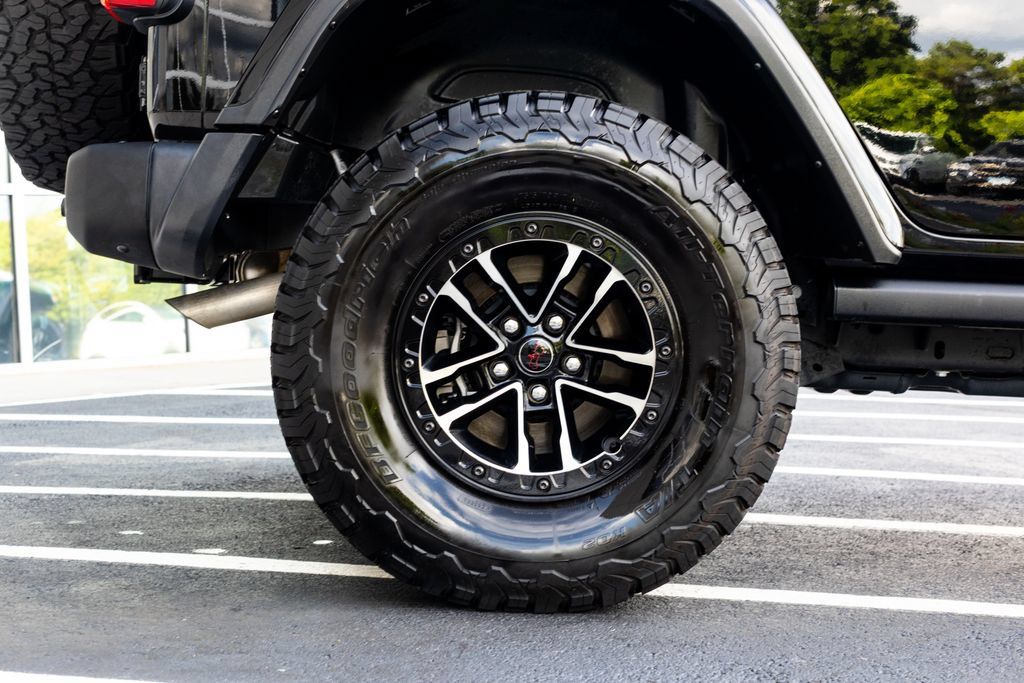 Used 2024 Jeep Wrangler Unlimited Rubicon AWD/4WD image 10