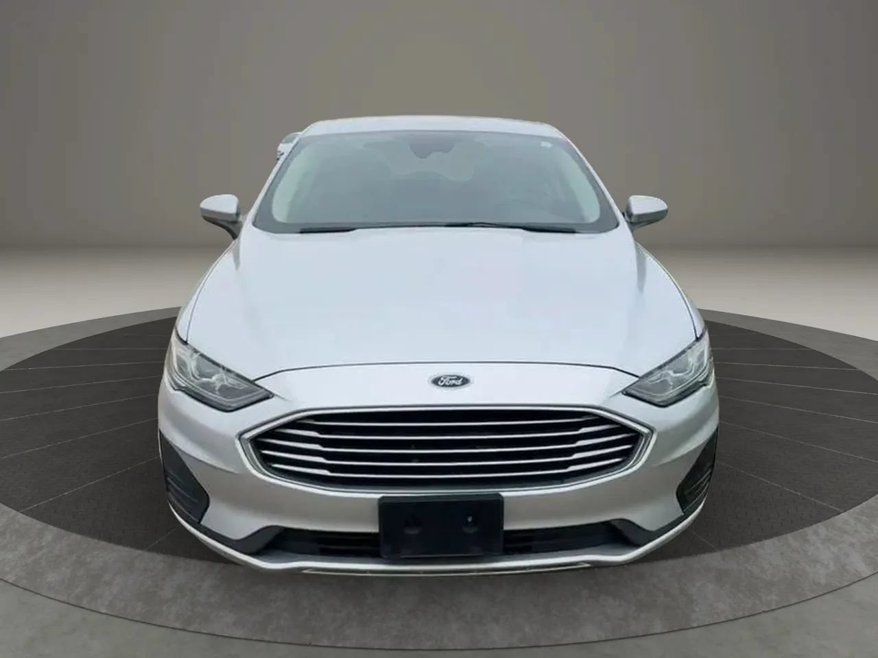 Used 2019 Ford Fusion SE FWD image 2