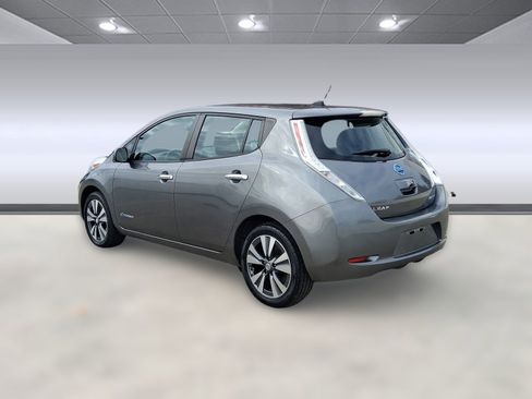 Used 2015 Nissan Leaf SV image 3