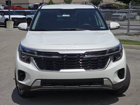 Used 2025 Kia Seltos EX AWD/4WD image 12