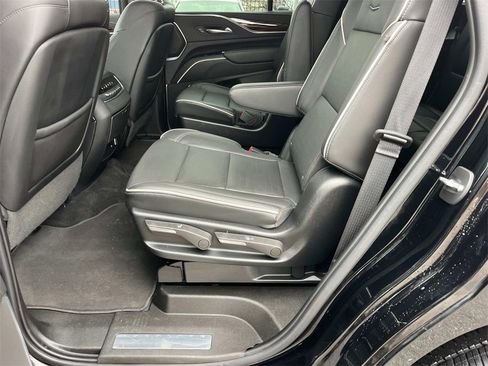 Used 2022 Cadillac Escalade Premium Luxury image 24