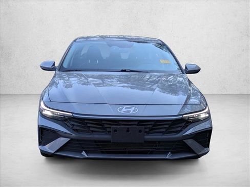 Used 2024 Hyundai Elantra SEL image 5