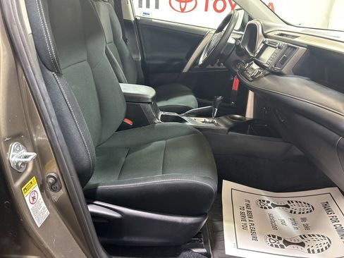 Used 2013 Toyota RAV4 XLE image 13