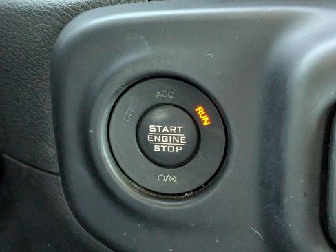 Used 2023 Jeep Wrangler Unlimited Sport AWD/4WD image 23