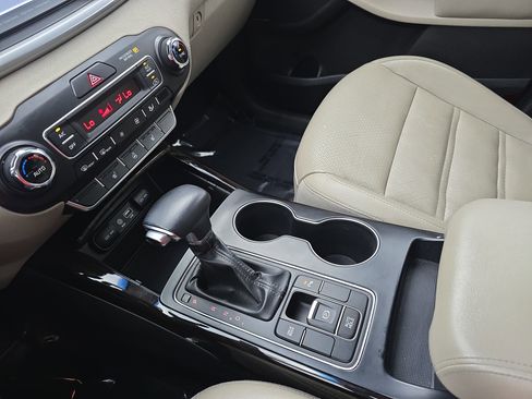 Used 2019 Kia Sorento EX w/ EX Touring Package FWD image 26